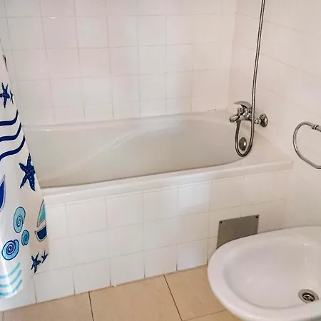 아파트 Edificio Sequeira: T2 Apartamento Ferias *