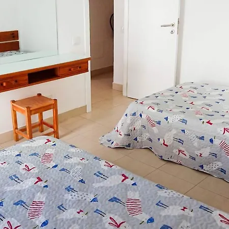 Edificio Sequeira: T2 Apartamento Ferias Appartement *